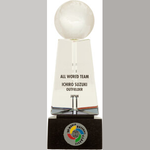 Ichiro Suzuki 선수가 2009년 월드 베이스볼 클래식에서 받은 "올 월드 팀" 트로피