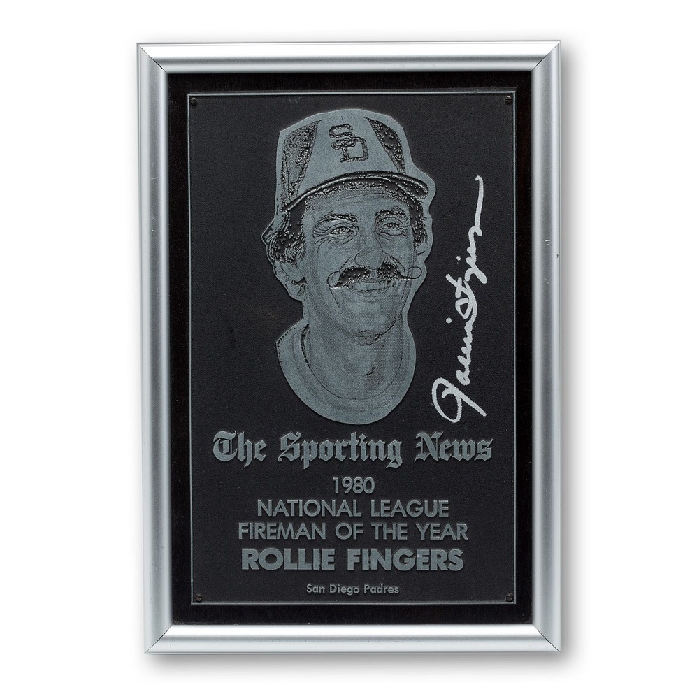 Rollie Fingers 선수가 1980년에 수상한 스포츠 뉴스 내셔널 리그 파이어맨 오브 더 이어 상